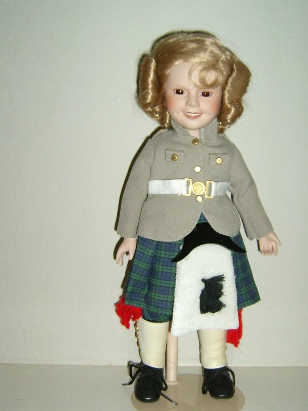 Shirley Temple "Wee Willie Winkie" Danbury Mint, 14" Porcelain Doll